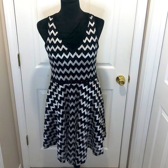 Studio Y Dresses & Skirts - Studio Y black & white dress size xl
